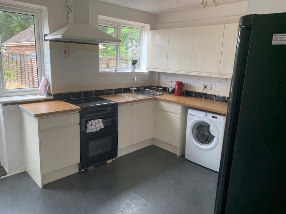 St Ives, King Bed Cosy Home, Parking, Fast Wi Fi St Ives  Esterno foto