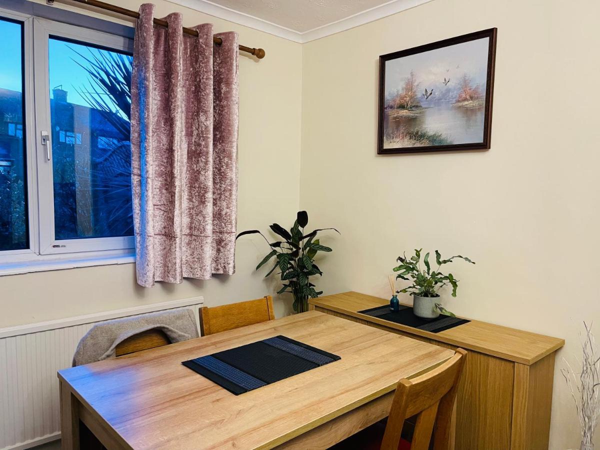 St Ives, King Bed Cosy Home, Parking, Fast Wi Fi St Ives  Esterno foto